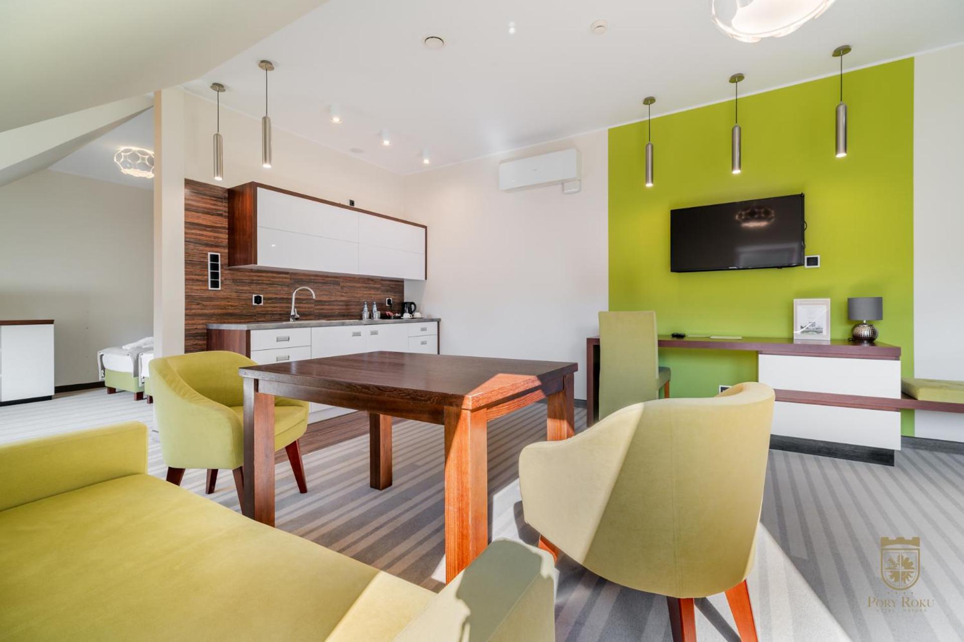 Czysteblota Hotel Pory Roku מראה חיצוני תמונה