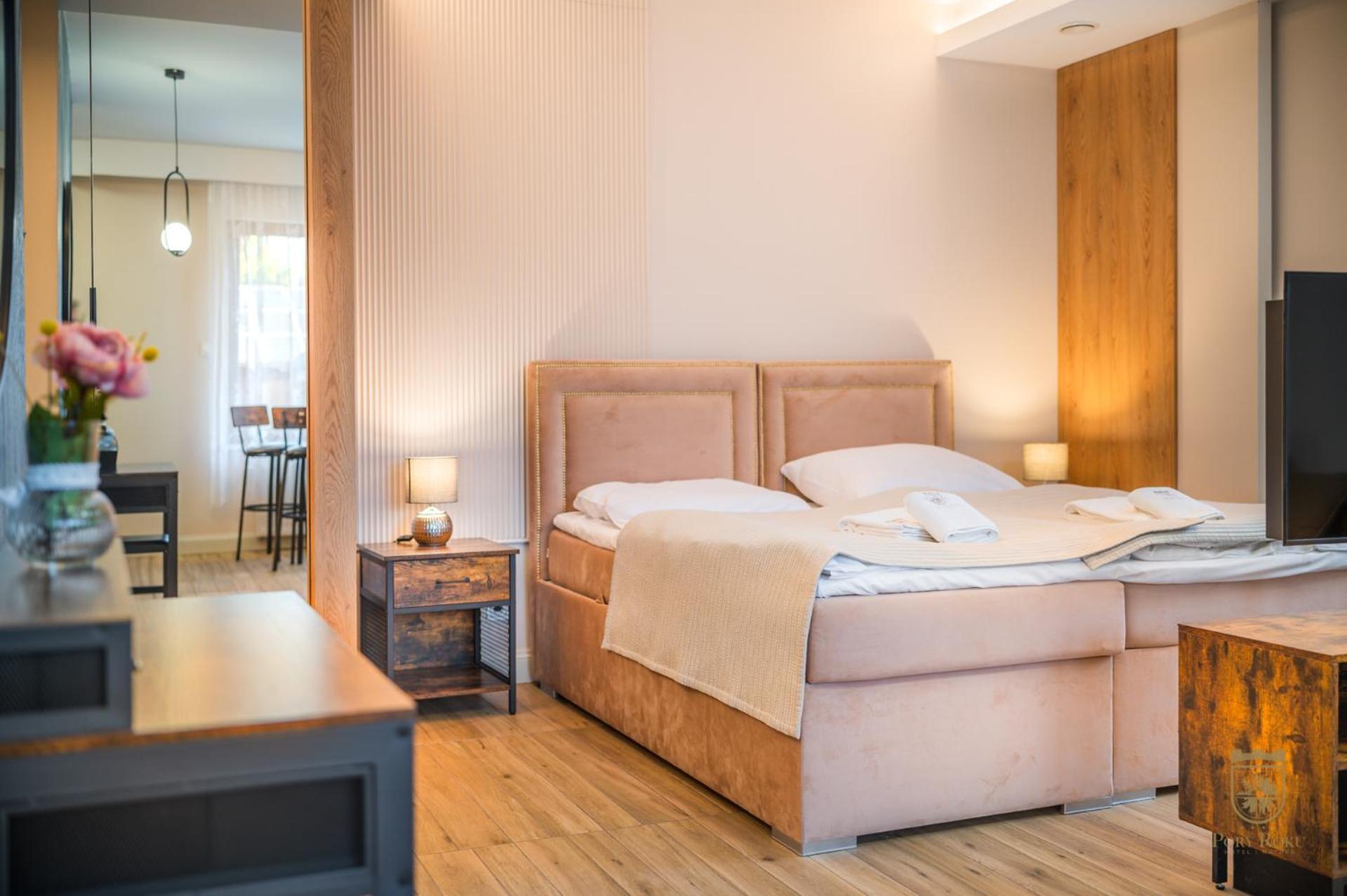 Czysteblota Hotel Pory Roku מראה חיצוני תמונה