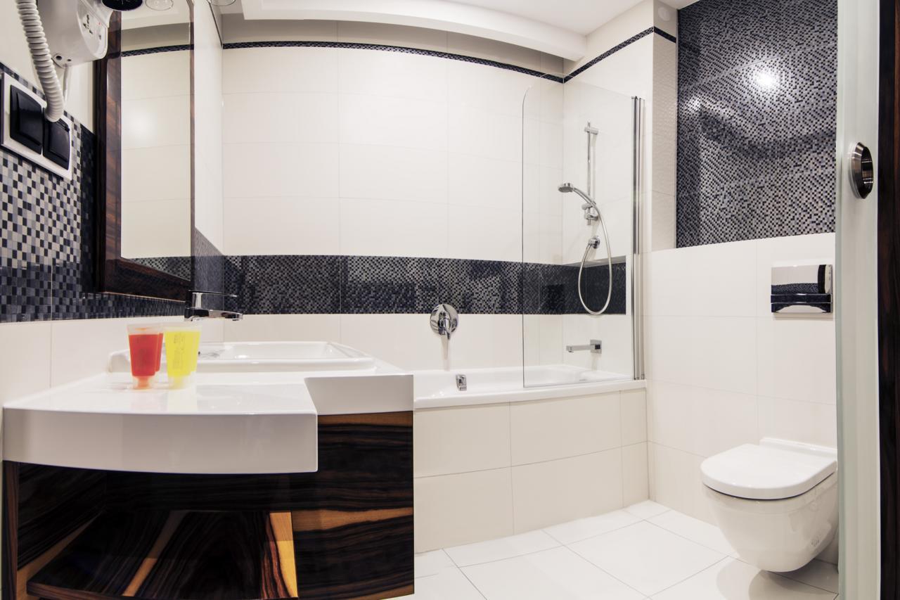 Czysteblota Hotel Pory Roku מראה חיצוני תמונה
