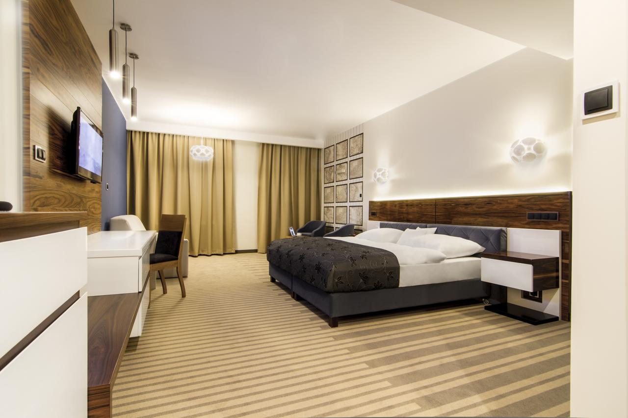 Czysteblota Hotel Pory Roku מראה חיצוני תמונה