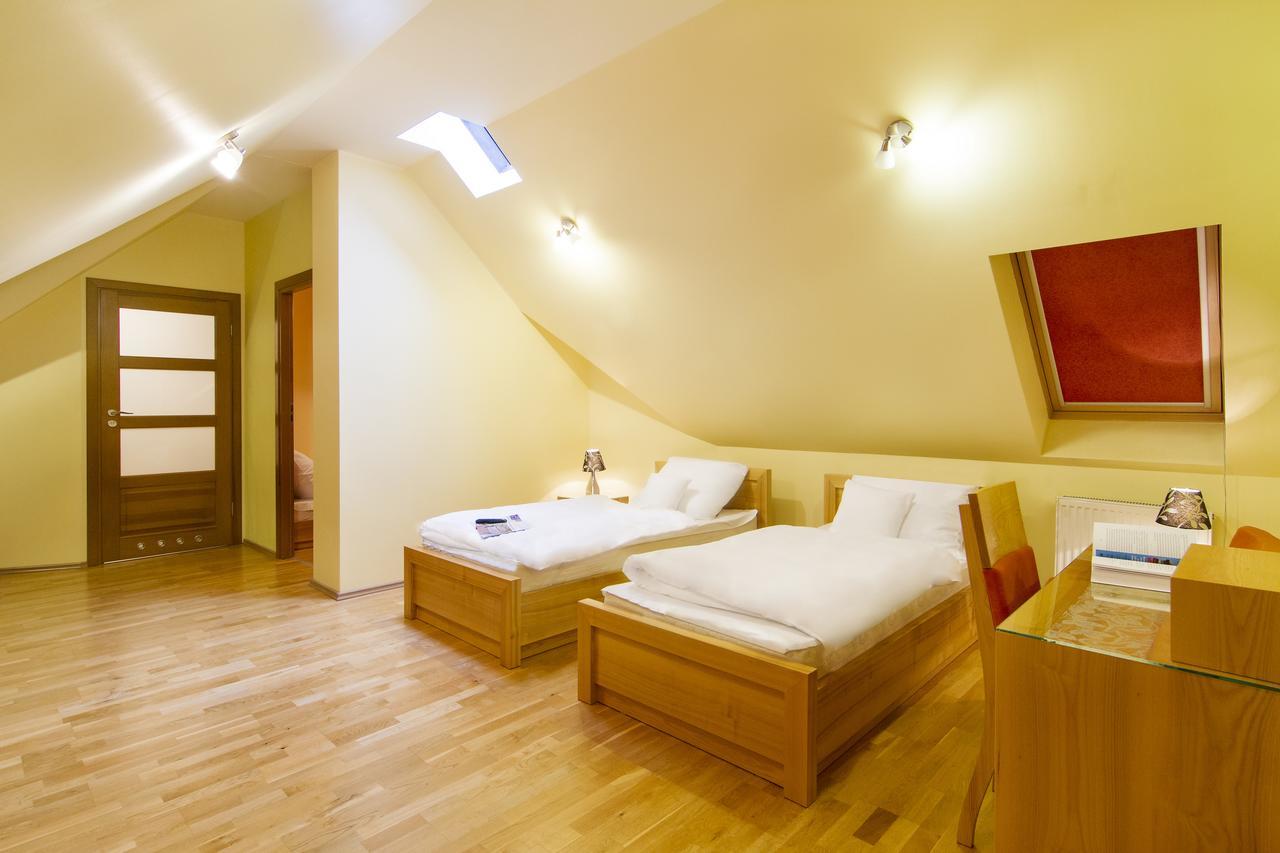 Czysteblota Hotel Pory Roku מראה חיצוני תמונה