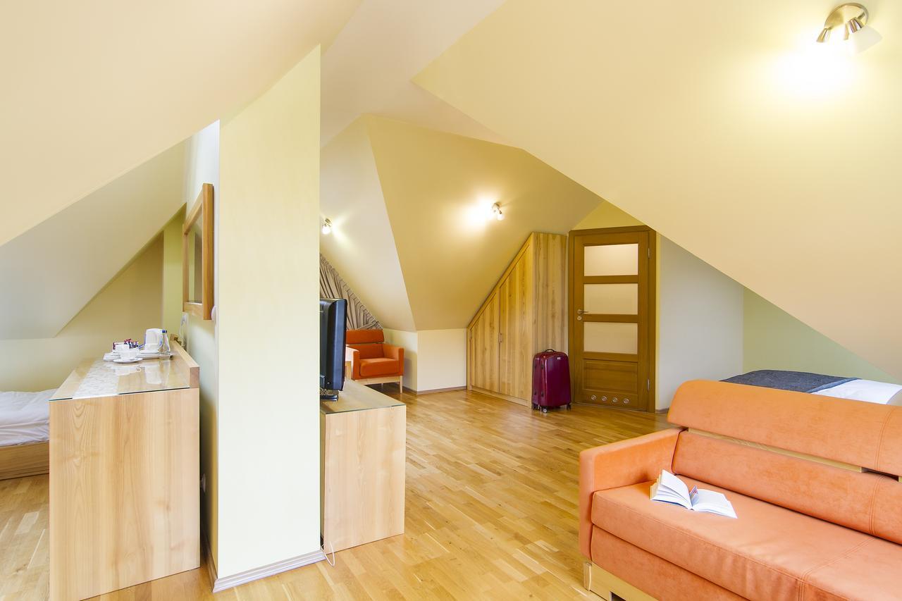 Czysteblota Hotel Pory Roku מראה חיצוני תמונה