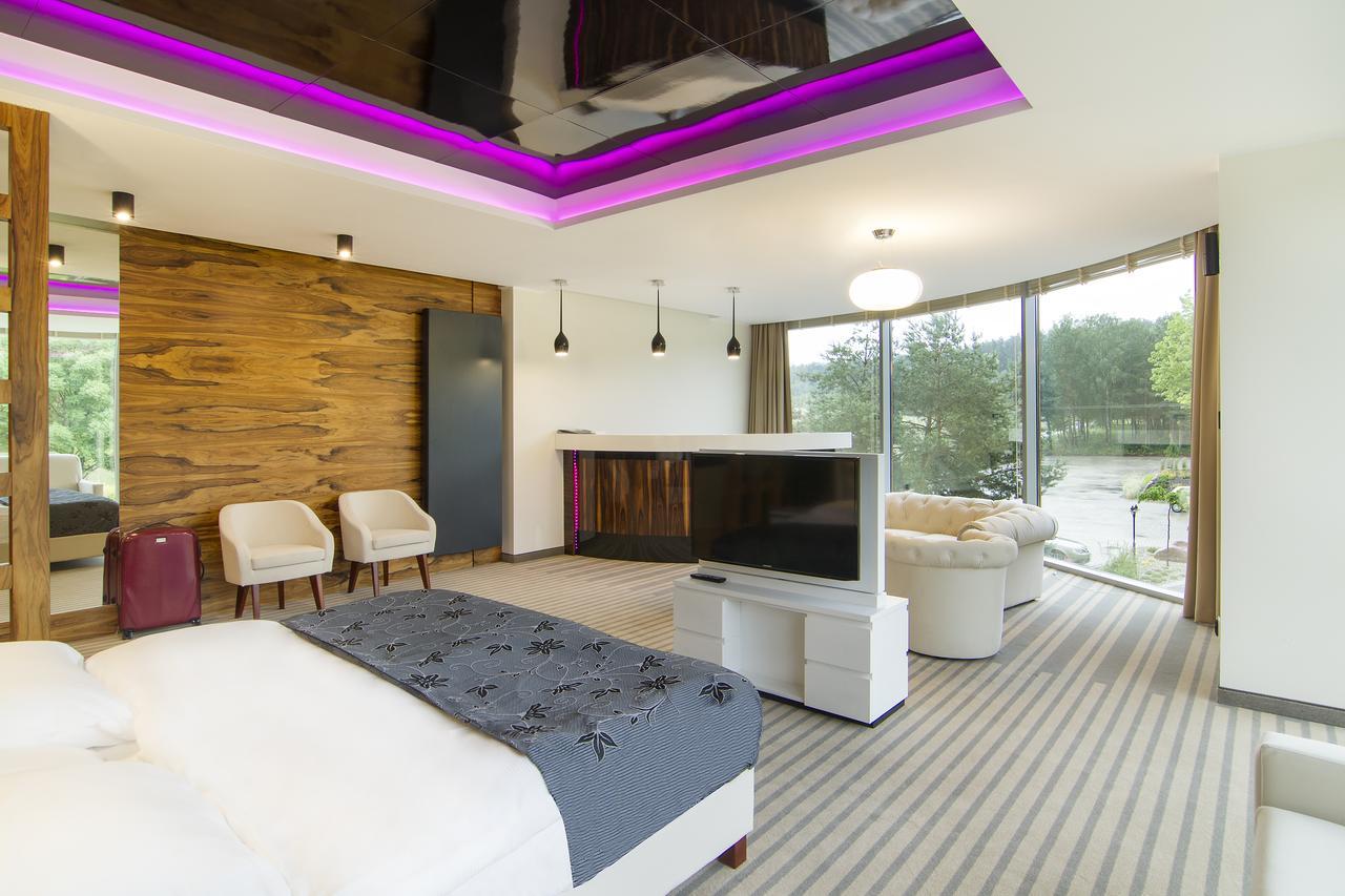 Czysteblota Hotel Pory Roku מראה חיצוני תמונה